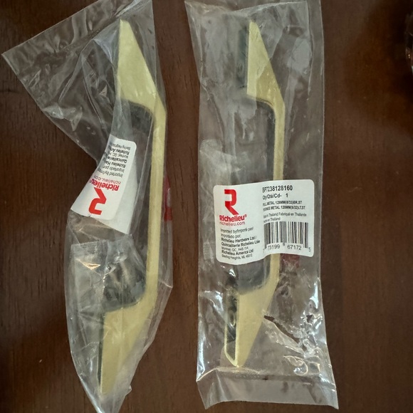 Drawer Pulls - Picture 4 of 4